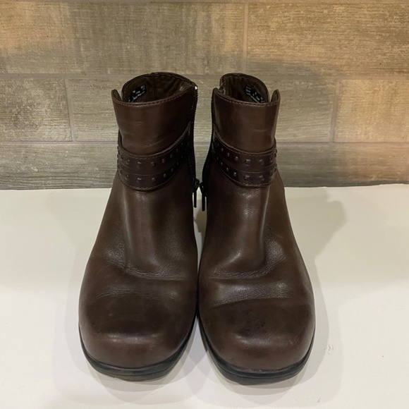 Clarks Ankle Boot- Sz‎ 7-Brown - Picture 2 of 9
